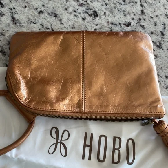 - HOBO Handbag/wristlet - Picture 2 of 8
